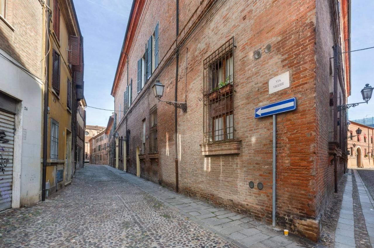 Central Ferrara Apartment Exterior foto